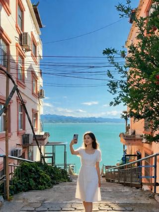 Check in at the mini "Erhai" in Songxian County, Luoyang.