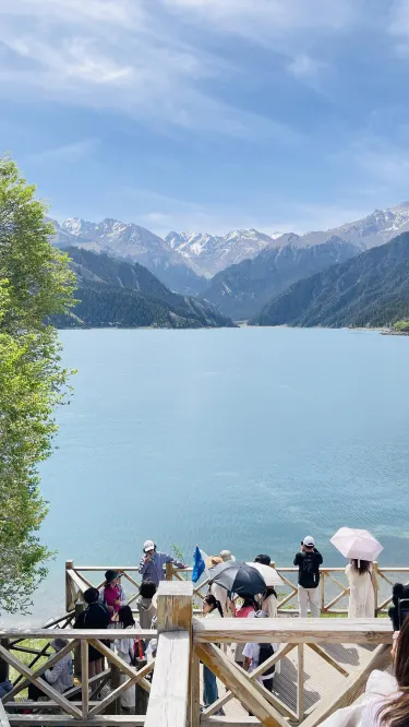Paket Wisata Xinjiang 11 Hari dari Jakarta 4 Punggungan Tian Shan di atas lautan awan