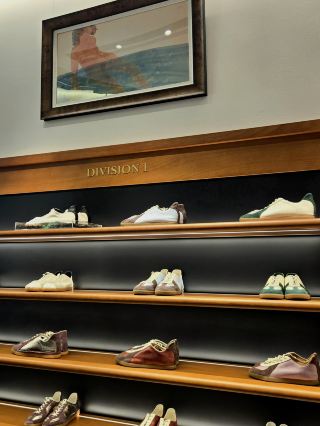 China finally has a brand that has foreigners lining up and waiting for restocks