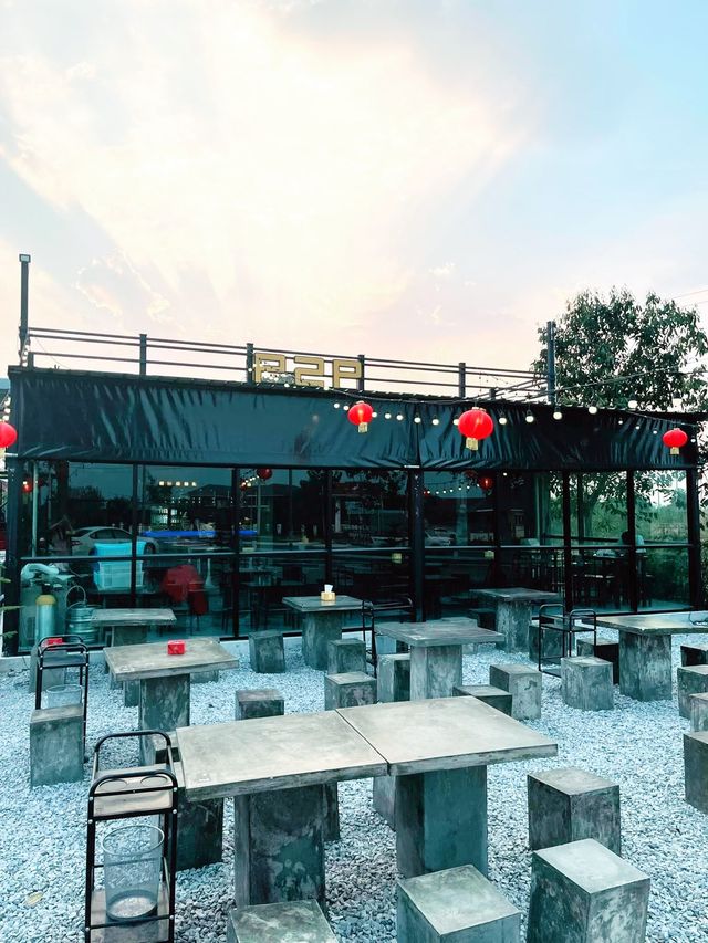P2P Bar & Restaurant สายปาร์ตี้ห้ามพลาด