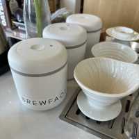 Brew Fact ร้านกาแฟอบอุ่นใจดี ย่านศิริมังคลาจารย์📍