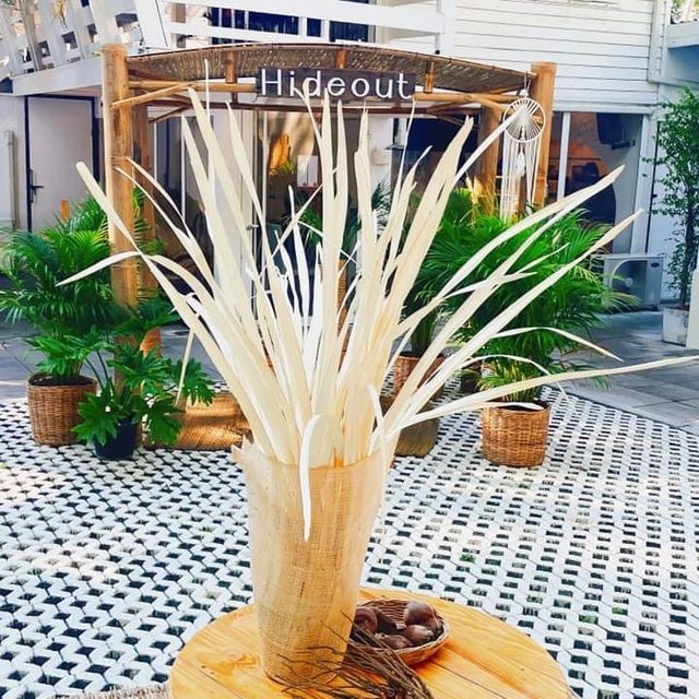 ร้าน Hideout Beach and Cafe