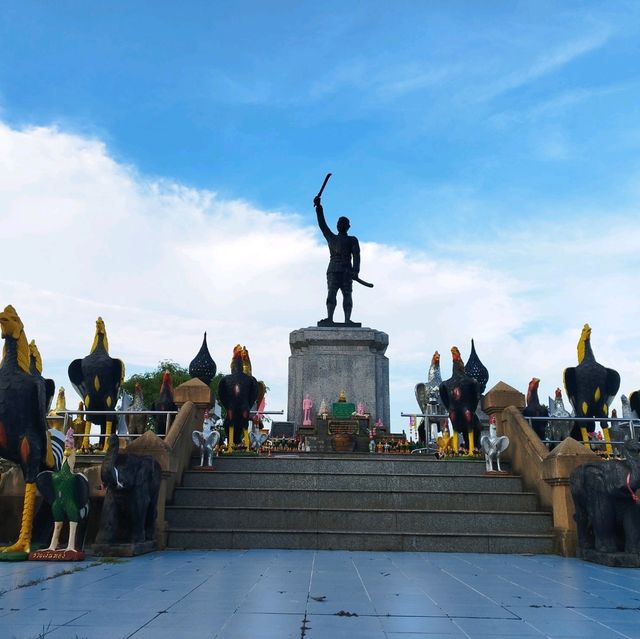 พระบรมราชานุสาวรีย์ สมเด็จพระนเรศวรมหาราช