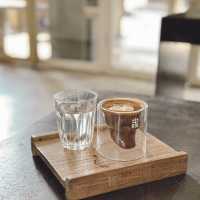 Roast8ry LAB  ร้านคาเฟ่ชื่อดังของเชีย