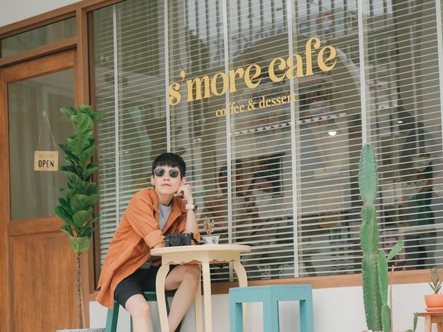 S'more Cafe Huahin คาเฟ่สีขาวคลีนๆ