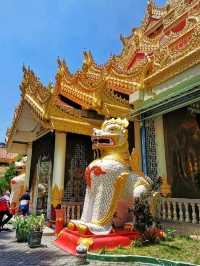 Respledent Burmese temple in George Town
