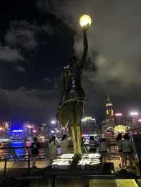 Enjoy Avenue of Stars and full moon