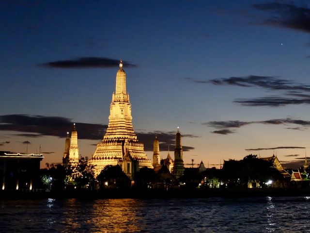 【バンコク】ワットアルンの夕暮れ