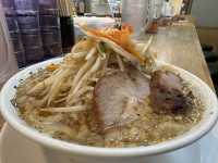 東京・三軒茶屋。茶沢通りのボリュームラーメン『野郎ラーメン 三軒茶屋店』
