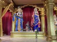 ไหว้ขอพรเทพฮินดู วัดเทพมณเฑียร เชียงใหม่
