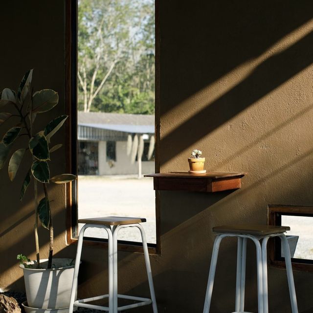 Behind The Mountain Camping & Café-LAKE VILLA
