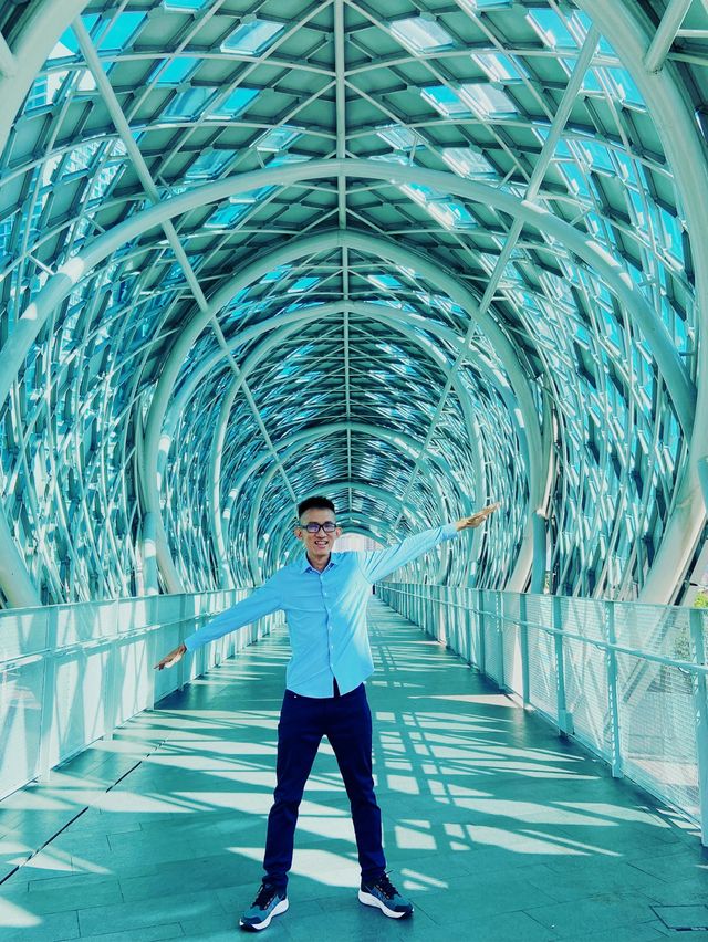 Saloma Bridge - lights you up 🔥