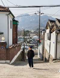 The vibrant atmosphere of Ikseondong