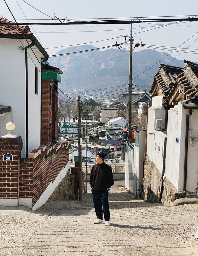 The vibrant atmosphere of Ikseondong