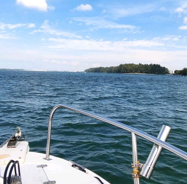 Boat tour in Singapore sea