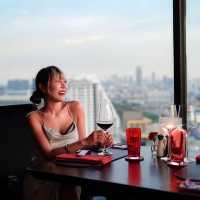 RIB ROOM & BAR Steakhouse ชั้น 31  โรงแรม The La