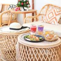 曼谷渡假風河畔cafe