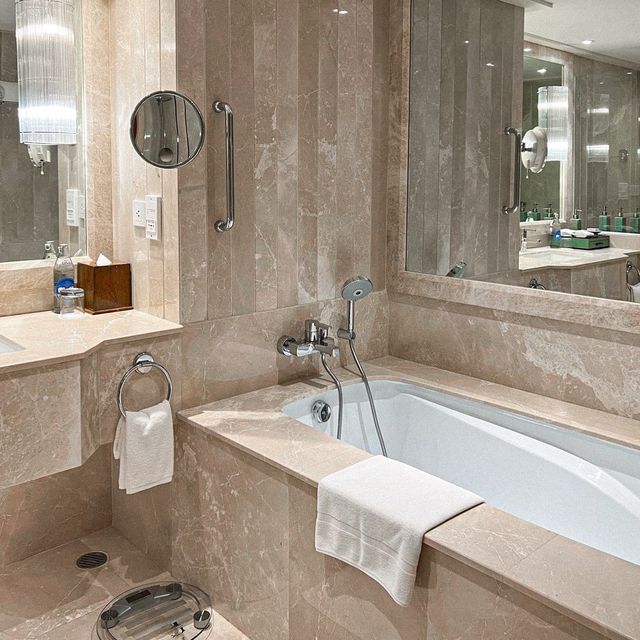 Anantara Siam Bangkok Hotel