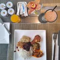 BREAKFAST SPREAD @EXECUTIVE LOUNGE HILTON PJ