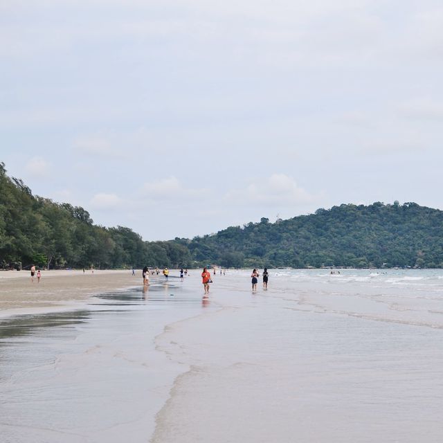 ทะเลสวยที่หาดแม่รำพึง ระยอง