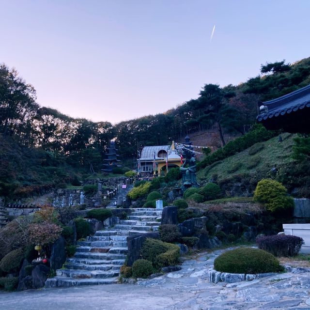 독특하고 이국적인 사찰, 용인 와우정사