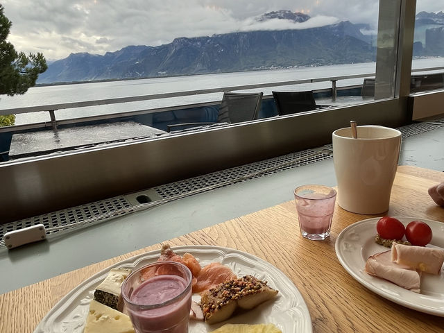 Panoramic Room at 16th with Lake Geneva View