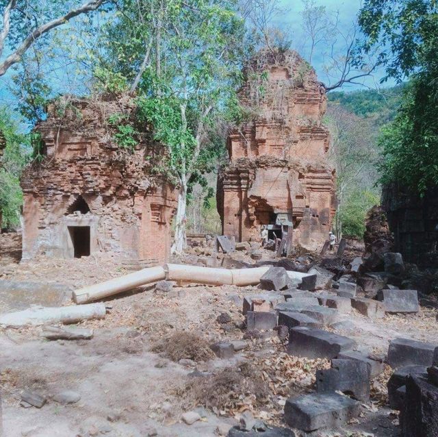 Prasat Neak Buos, The Ordained Dragon Temple