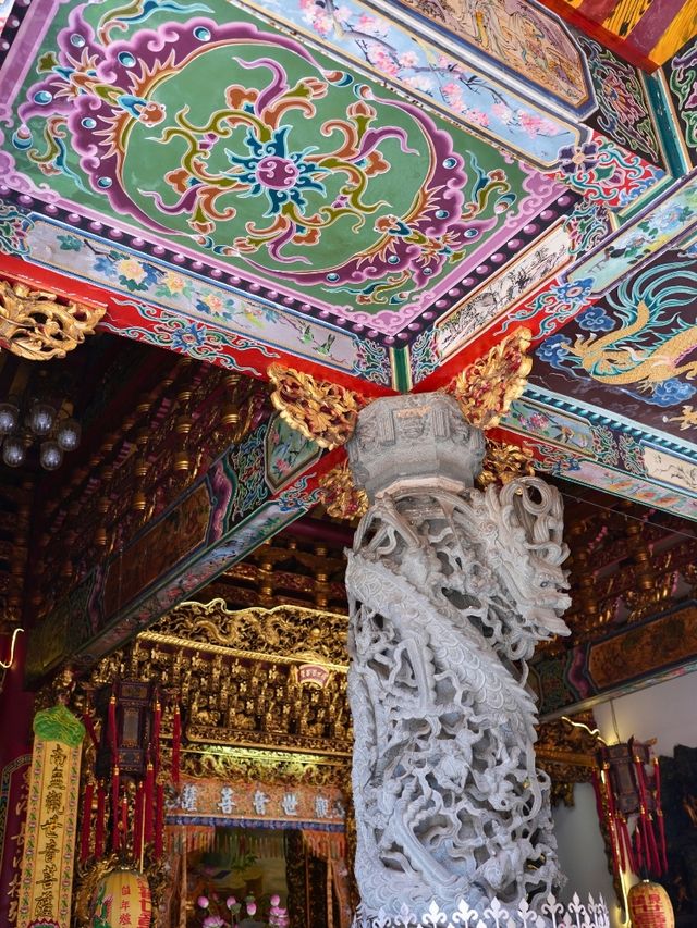 สักการะเทพเจ้าจีน ณ วัดธรรมกตัญญู