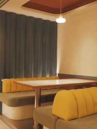 情侶打卡Cafe，甜品和韓式炸雞都出色