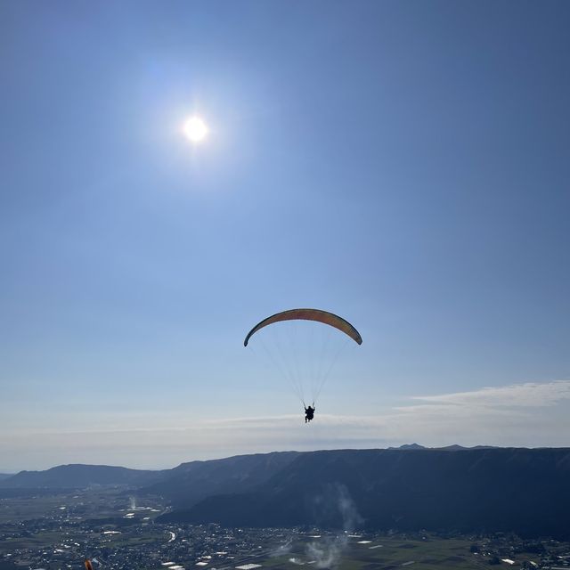 熊本必去！大觀峰滑翔傘欣賞阿蘇火山🌋