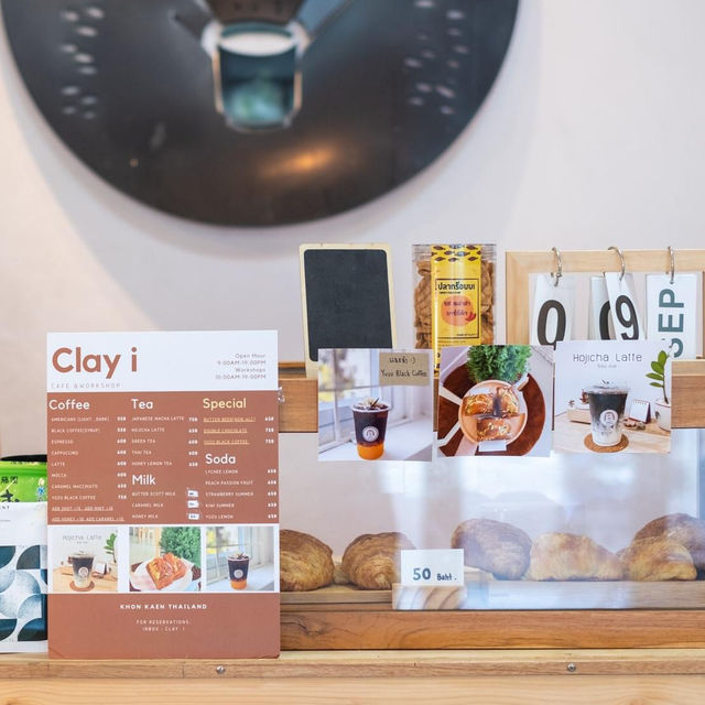 Clay i  (เคลย์ อิ) Café & Workshop 