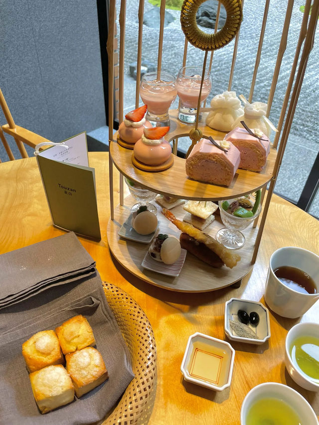 【京都】 和素材で味わう贅沢なさくらアフタヌーンティー