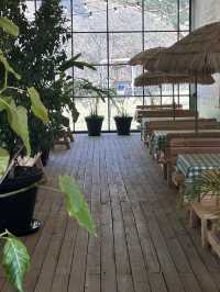 🍀 푸릇푸릇한 풀밭 정원에서 뛰어놀며 🏝️ 봄휴양 분위기를 만끽해보아요!🍀