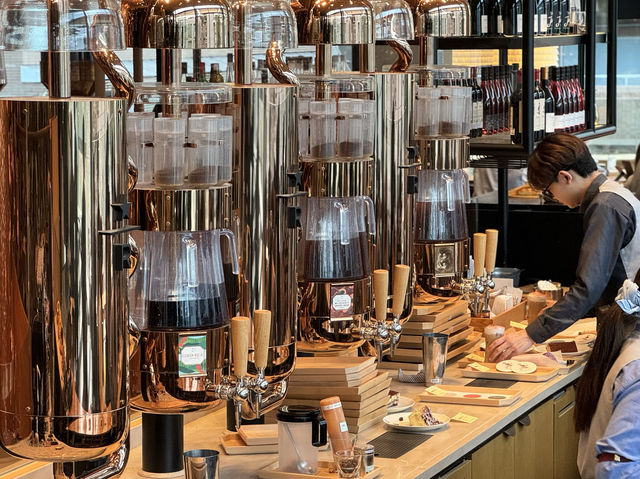CoStudio | スターバックスコーヒー リザーブ ロースタリー 東京 - 美味しいコーヒーと素敵な雰囲気☕️✨