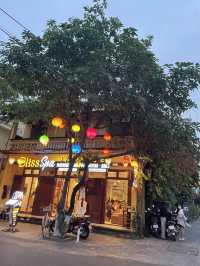 🇻🇳夜遊會安古城👍🏾浪漫小船放燈籠🏮