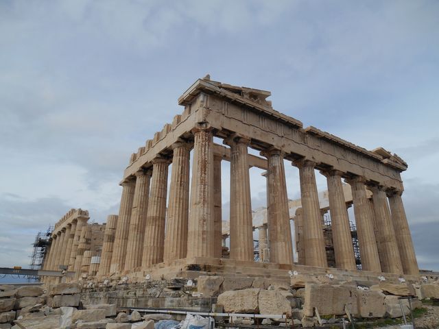 Discovering Ruins and the Beauty of Athens 🇬🇷 