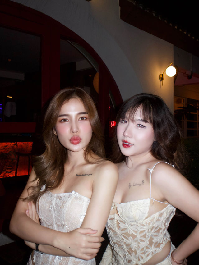 Ivy’s Wonder Wine Bar 🍷👭