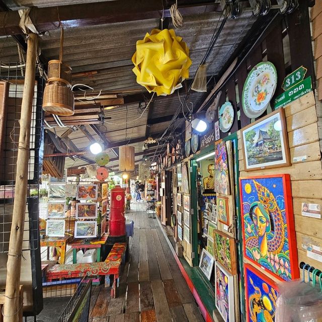 ตลาดชุมชนริมคลองบางหลวง