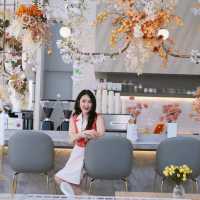 คาเฟ่ธีมดอกไม้ Blanc Eatery & Cafe ศรีนครินทร์
