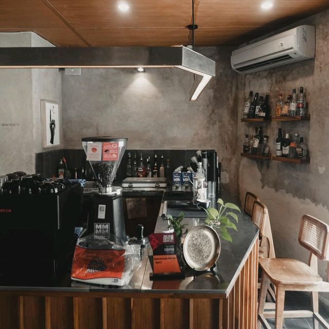 OETAMA COFFEE | COFFEE SHOP WITH TAMANSARI VIBE IN YOGYAKARTA