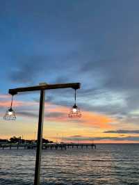 ร้านอาหารที่มีแสงจากพระอาทิตย์ตก