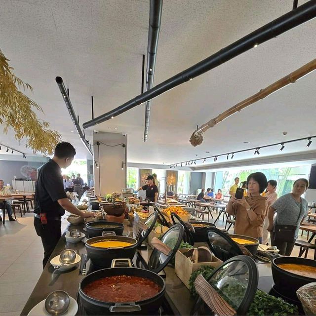🥢🍽 บุฟเฟ่ต์ข้าวแกงโรงแรมหรู 99 บาท‼️