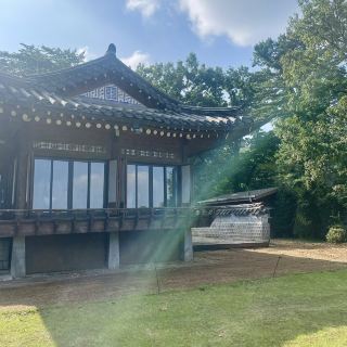 A great place to feel the cozy charm of a Hanok!