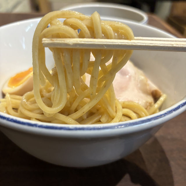 【大阪・谷町六丁目】自家製麺で味わうつけ麺が自慢「麺ファクトリー ジョーズ」