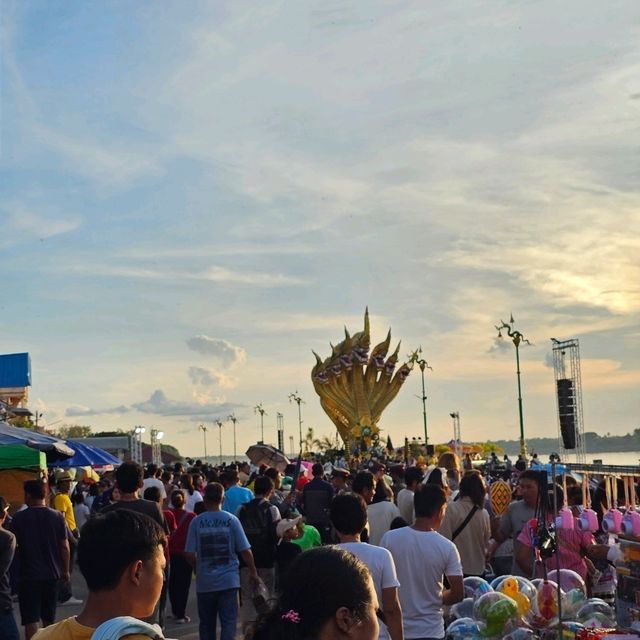 เที่ยวหนองคาย ชมบั้งไฟพญานาคหนึ่งเดียวในโลก