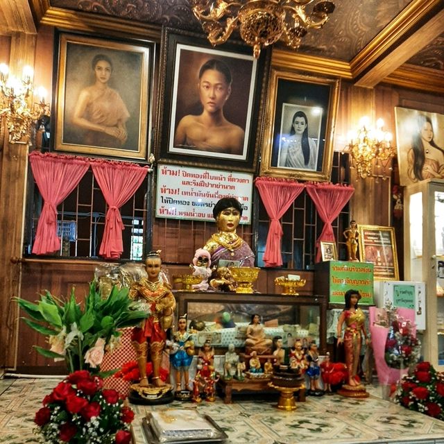 ขอพรความรักจากแม่นาค