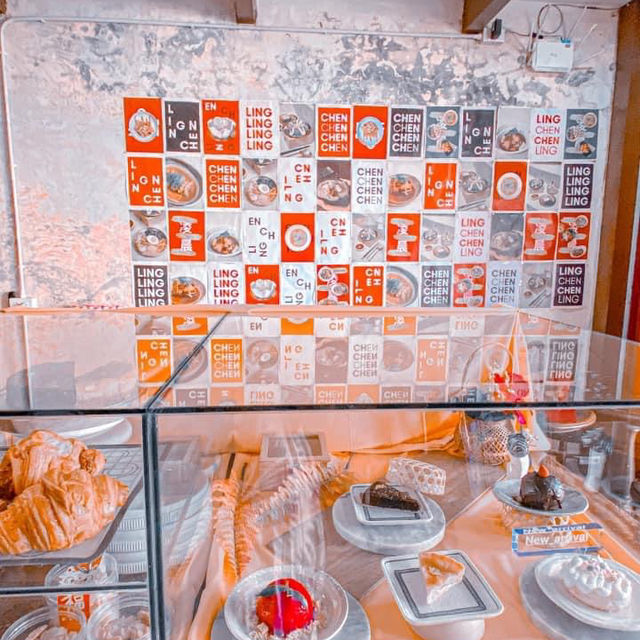  Ling Chen Cafe 