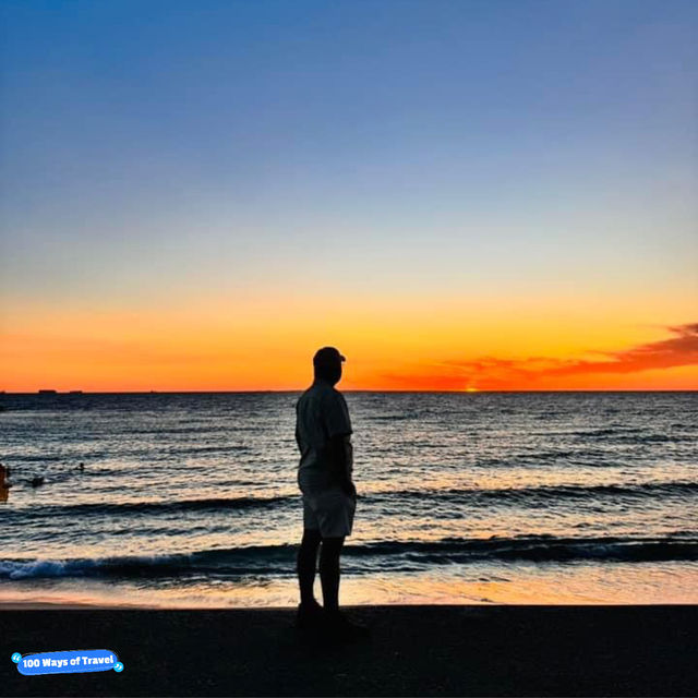 Golden Hour Bliss: Cottesloe's Breathtaking Sunset