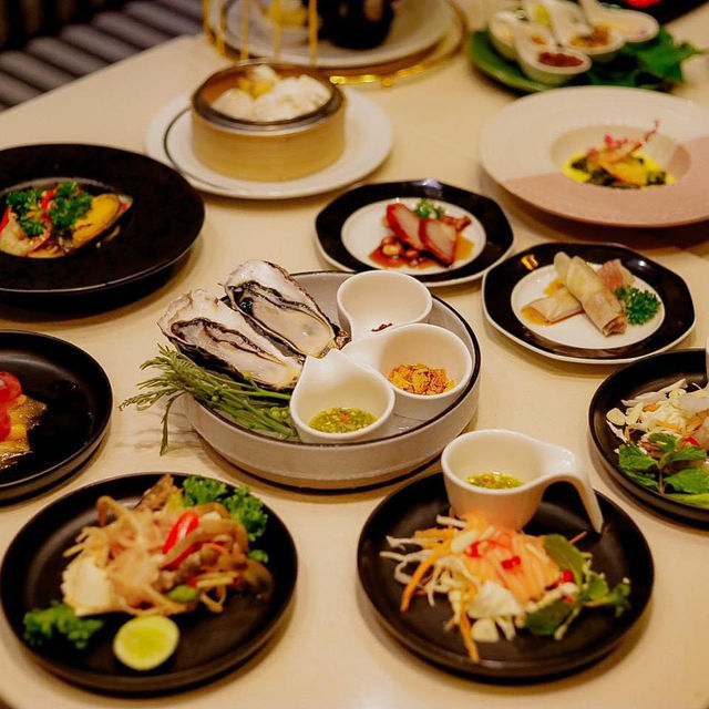 บุฟเฟ่ต์นานานชาติ