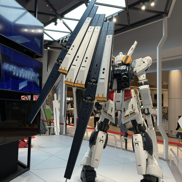 Gundam Heaven: My Gundam Shopping Adventure at LaLaport Fukuoka!